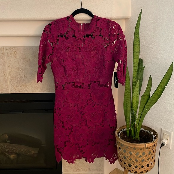Lulus Dresses & Skirts - Lulu’s Lace Dress